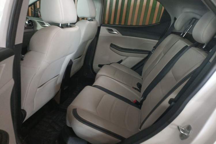 Used BYD Yuan Pro 2021 401 km Deluxe Version Interior 4