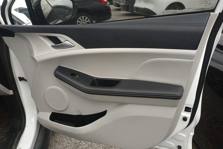 Used BYD Yuan Pro 2021 "Love for a Lifetime" Edition Interior 5
