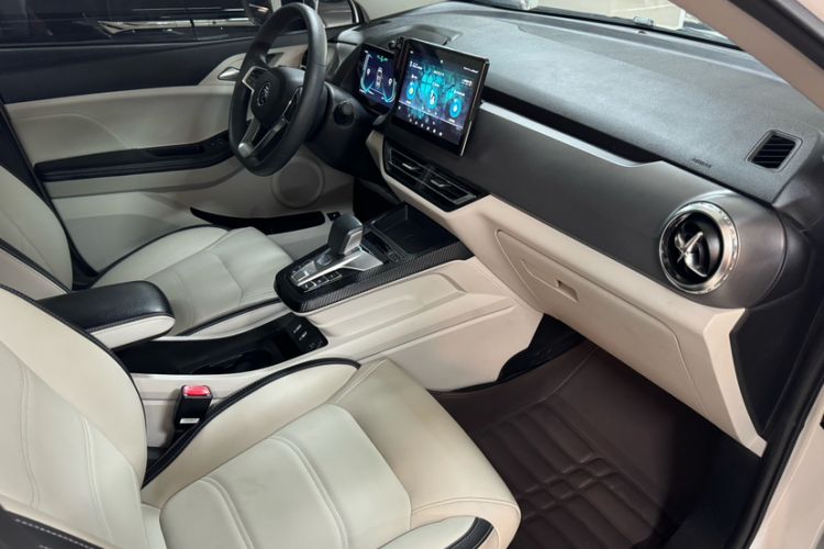 Used BYD Yuan Pro 2021 401 km Luxury Version Interior 5