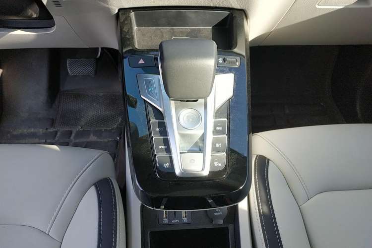 Used BYD Yuan Pro 2021 401 km Deluxe Version Interior 5