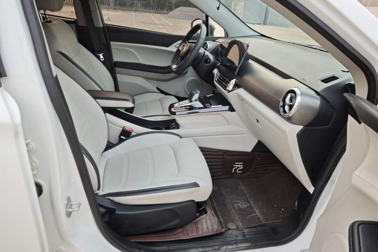 Used BYD Yuan Pro 2021 401 km Luxury Version Interior 6