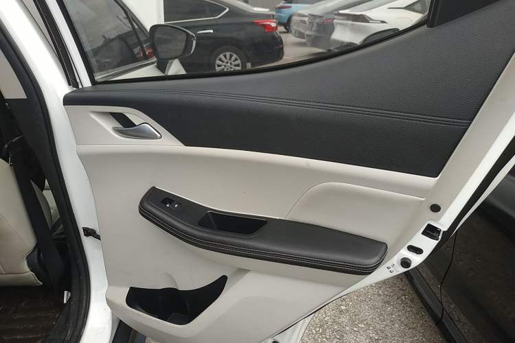 Used BYD Yuan Pro 2021 "Love for a Lifetime" Edition Interior 6