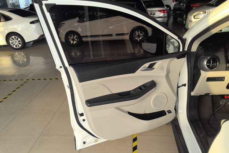 Used BYD Yuan Pro 2021 401 km Deluxe Version Interior 7