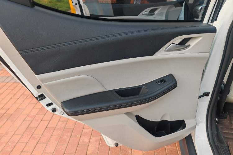 Used BYD Yuan Pro 2021 401 km Deluxe Version Interior 7
