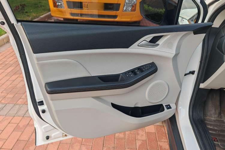 Used BYD Yuan Pro 2021 401 km Deluxe Version Interior 8