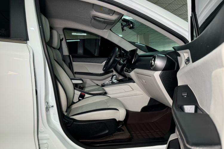 Used BYD Yuan Pro 2021 401 km Luxury Version Interior 8