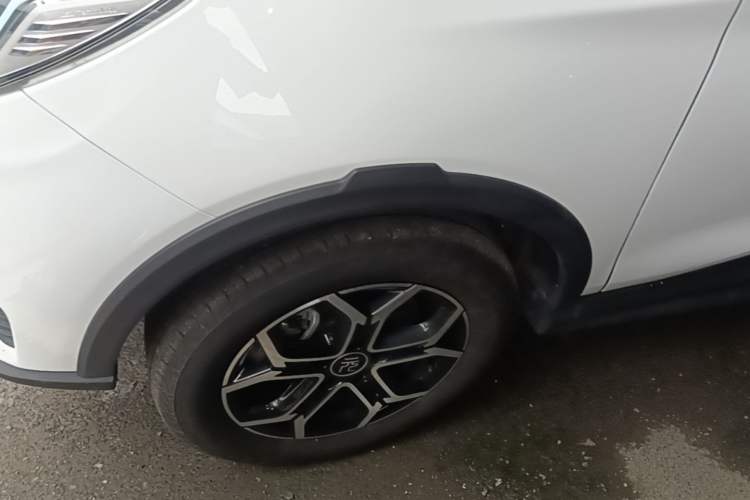Used BYD Yuan Pro 2021 "Love for a Lifetime" Edition Left Front Wheel Hub