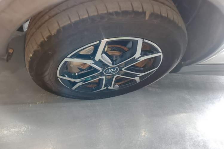 Used BYD Yuan Pro 2021 401 km Deluxe Version Left Front Wheel Hub