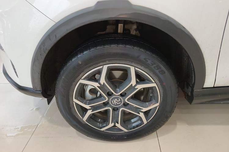 Used BYD Yuan Pro 2021 401 km Deluxe Version Left Front Wheel Hub