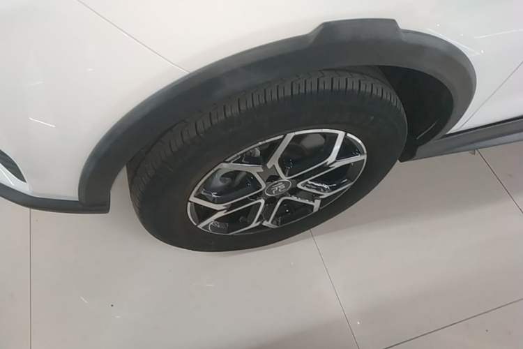 Used BYD Yuan Pro 2021 401 km Deluxe Version Left Front Wheel Hub