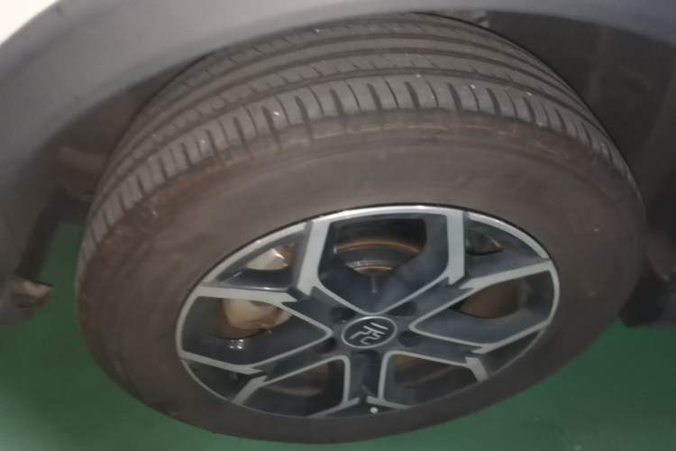 Used BYD Yuan Pro 2021 "Love for a Lifetime" Edition Left Front Wheel Hub