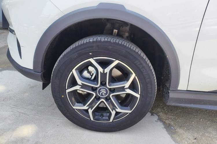 Used BYD Yuan Pro 2021 401 km Luxury Version Left Front Wheel Hub