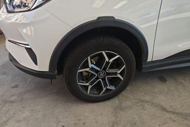 Used BYD Yuan Pro 2021 401 km Deluxe Version Left Front Wheel Hub