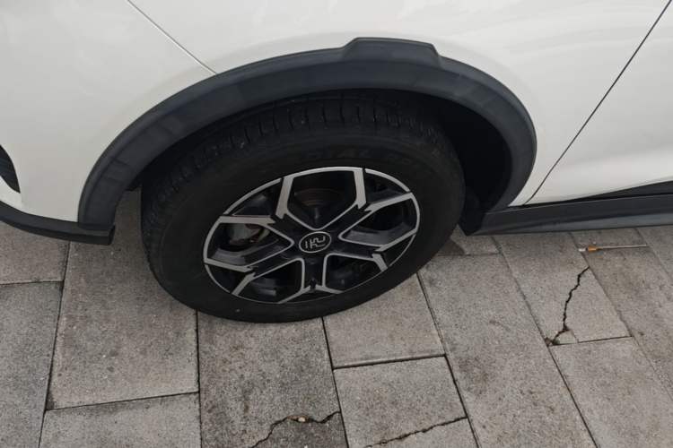 Used BYD Yuan Pro 2021 "Love for a Lifetime" Edition Left Front Wheel Hub