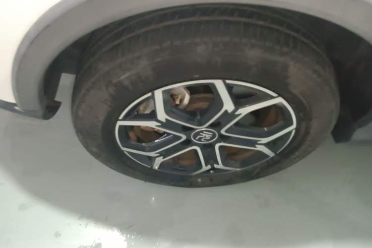 Used BYD Yuan Pro 2021 "Love for a Lifetime" Edition Left Front Wheel Hub