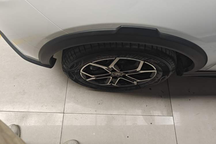 Used BYD Yuan Pro 2021 401 km Deluxe Version Left Front Wheel Hub