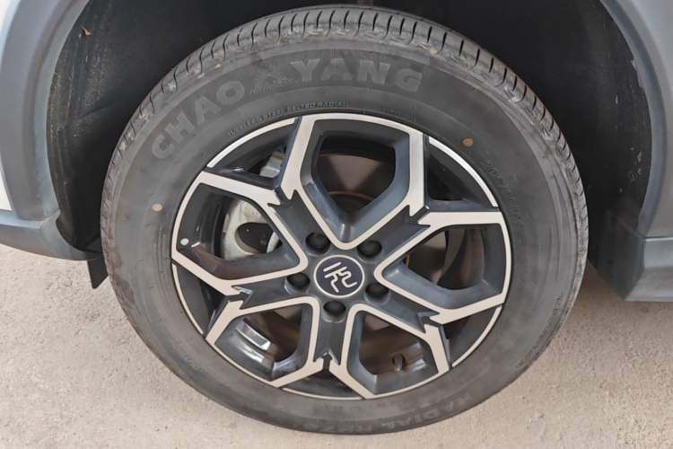 Used BYD Yuan Pro 2021 401 km Deluxe Version Left Front Wheel Hub
