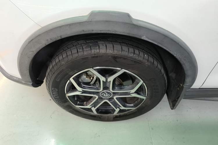 Used BYD Yuan Pro 2021 401 km Deluxe Version Left Front Wheel Hub