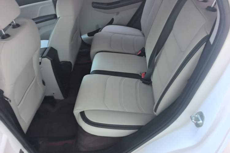 Used BYD Yuan Pro 2021 401 km Luxury Version Left Rear Seat