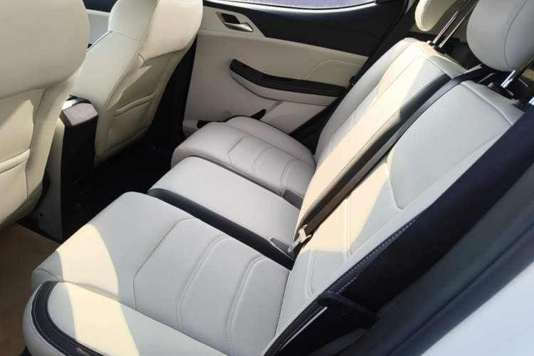 Used BYD Yuan Pro 2021 401 km Luxury Version Left Rear Seat