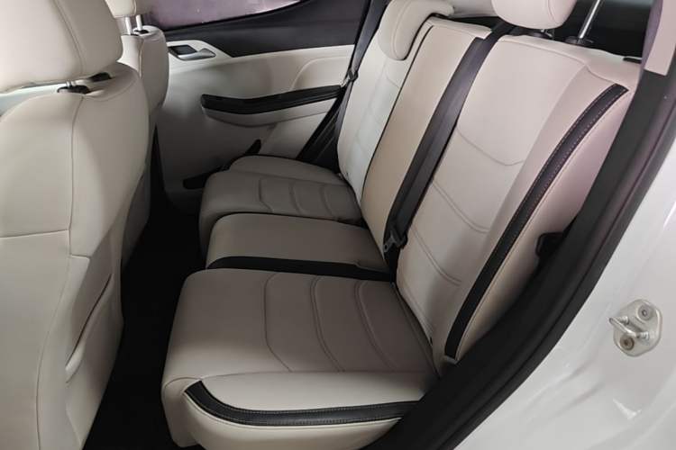 Used BYD Yuan Pro 2021 401 km Luxury Version Left Rear Seat