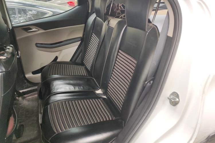 Used BYD Yuan Pro 2021 401 km Luxury Version Left Rear Seat