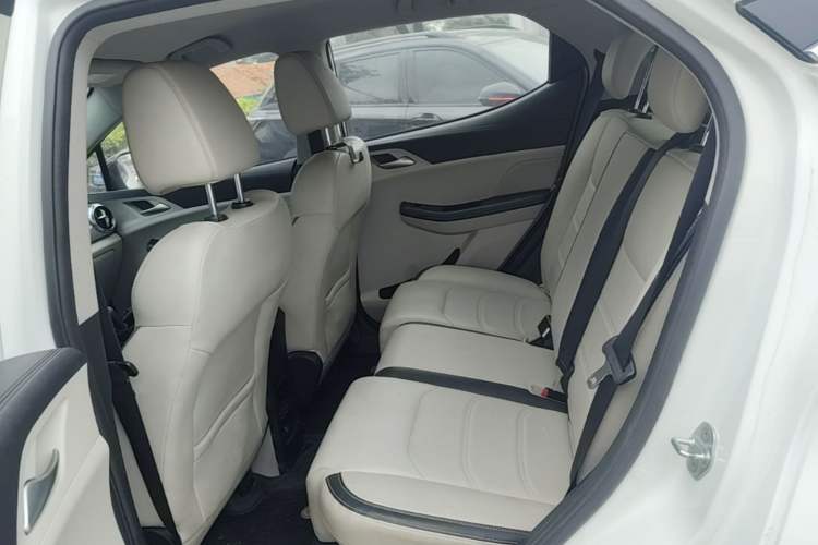 Used BYD Yuan Pro 2021 401 km Luxury Version Left Rear Seat