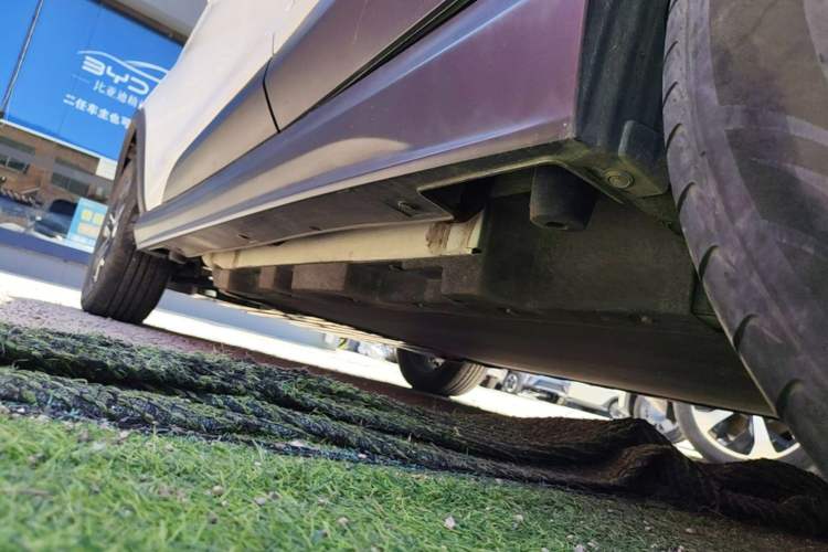 Used BYD Yuan Pro 2021 401 km Deluxe Version Left Side Sill