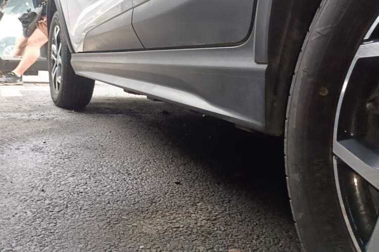 Used BYD Yuan Pro 2021 "Love for a Lifetime" Edition Left Side Sill