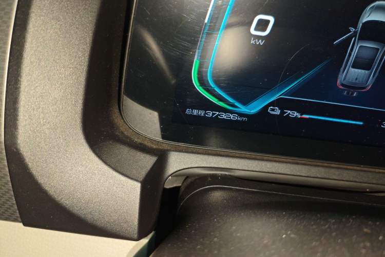 Used BYD Yuan Pro 2021 401 km Luxury Version Odometer Close Up