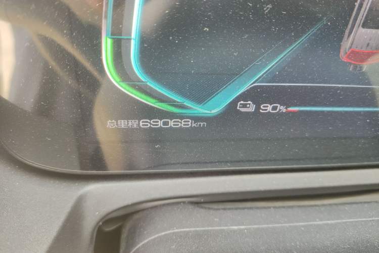 Used BYD Yuan Pro 2021 401 km Luxury Version Odometer Close Up