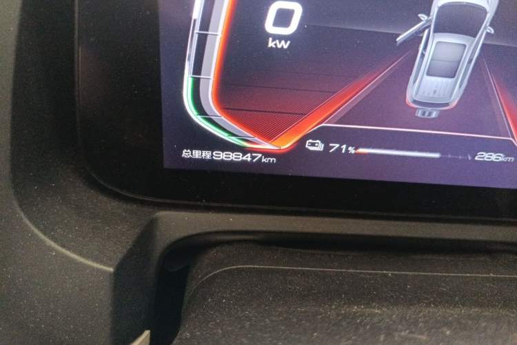 Used BYD Yuan Pro 2021 401 km Luxury Version Odometer Close Up