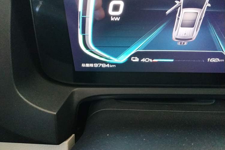 Used BYD Yuan Pro 2021 401 km Luxury Version Odometer Close Up