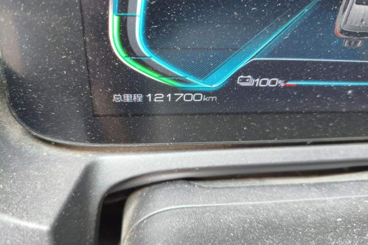 Used BYD Yuan Pro 2021 401 km Luxury Version Odometer Close Up