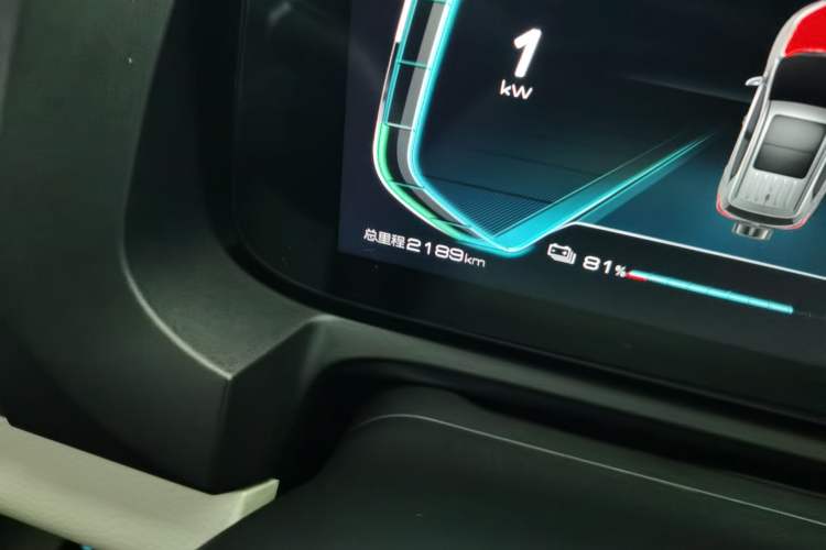 Used BYD Yuan Pro 2021 401 km Deluxe Version Odometer Close Up