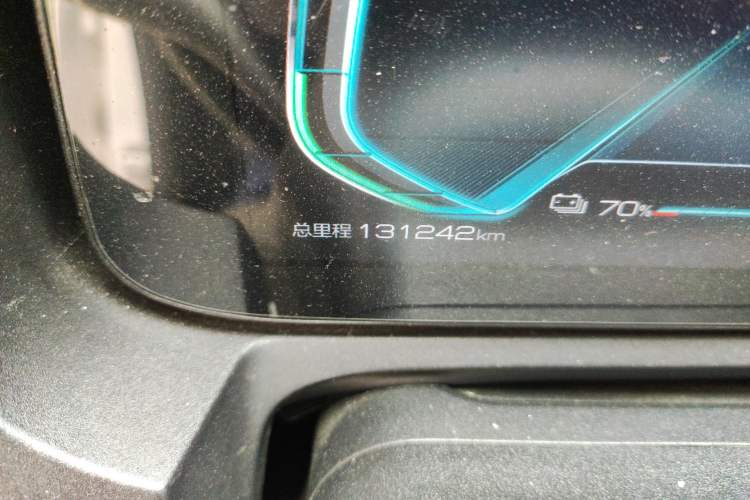 Used BYD Yuan Pro 2021 401 km Luxury Version Odometer Close Up