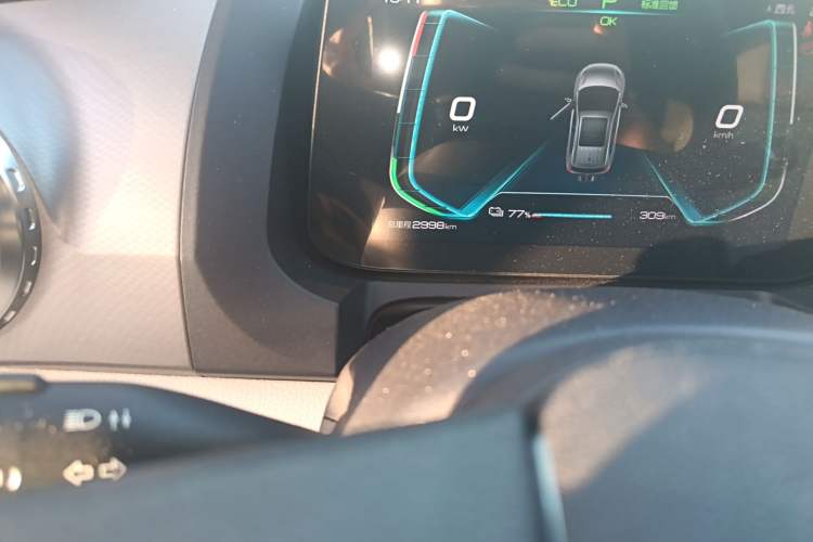 Used BYD Yuan Pro 2021 401 km Luxury Version Odometer Close Up