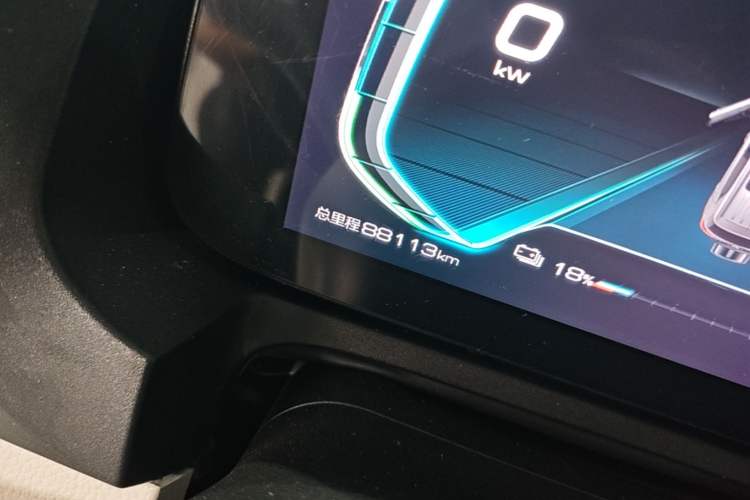 Used BYD Yuan Pro 2021 401 km Deluxe Version Odometer Close Up