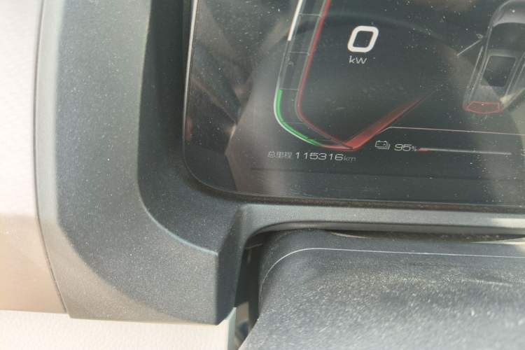 Used BYD Yuan Pro 2021 401 km Deluxe Version Odometer Close Up