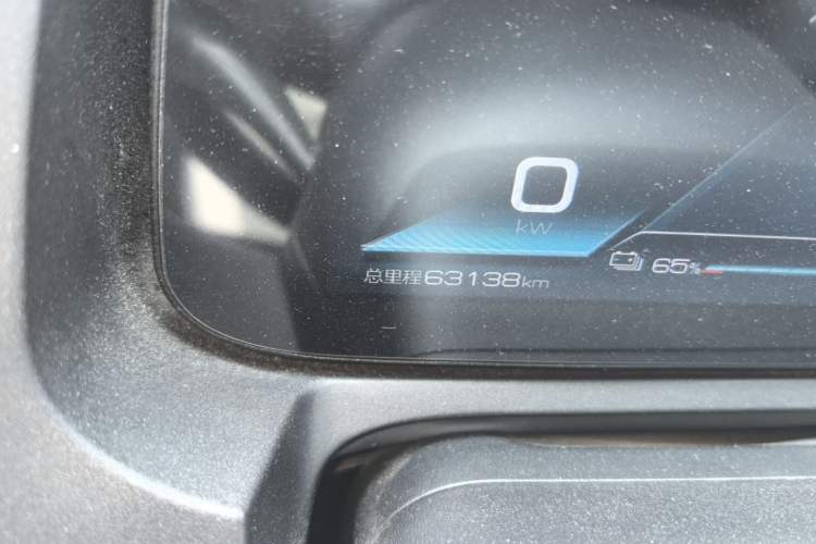 Used BYD Yuan Pro 2021 401 km Luxury Version Odometer Close Up