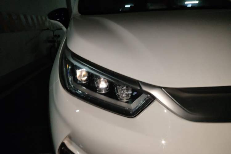 Used BYD Yuan Pro 2021 "Love for a Lifetime" Edition Right Front Headlight