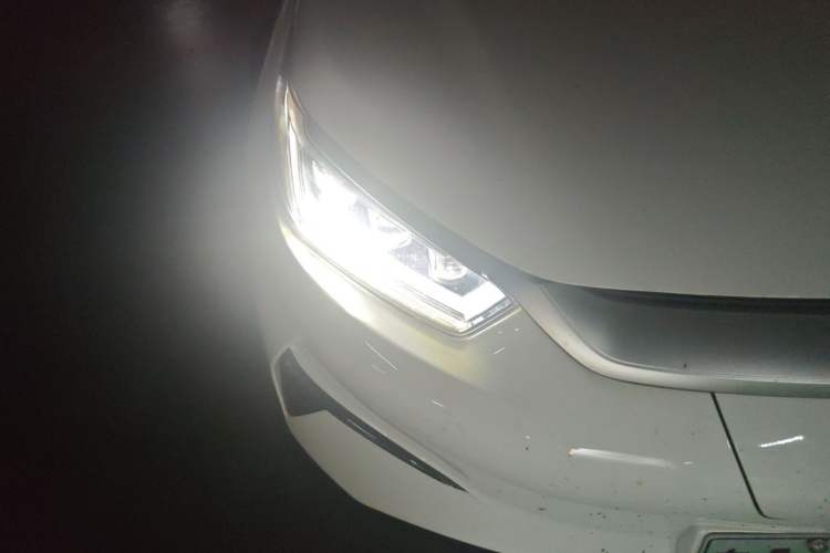 Used BYD Yuan Pro 2021 401 km Luxury Version Right Front Headlight