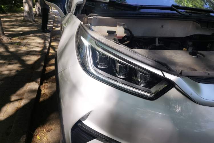 Used BYD Yuan Pro 2021 "Love for a Lifetime" Edition Right Front Headlight