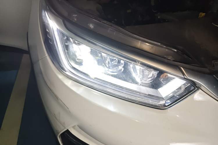Used BYD Yuan Pro 2021 401 km Deluxe Version Right Front Headlight