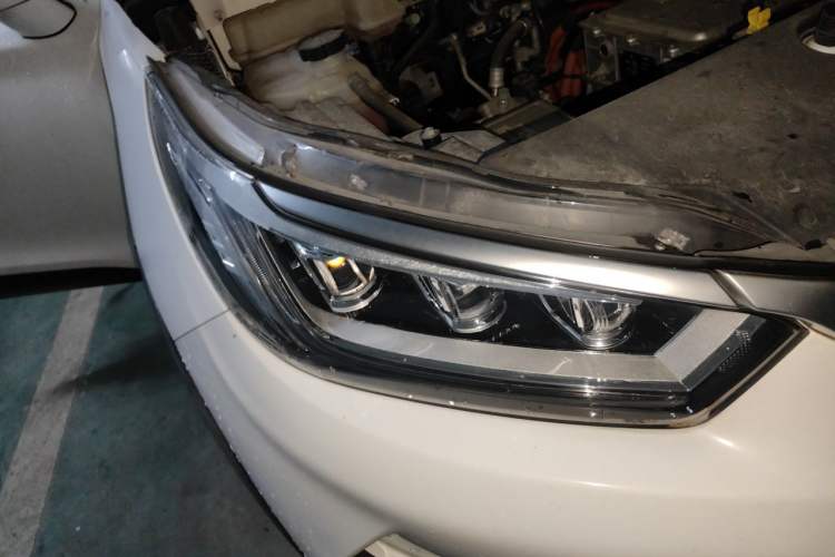 Used BYD Yuan Pro 2021 "Love for a Lifetime" Edition Right Front Headlight