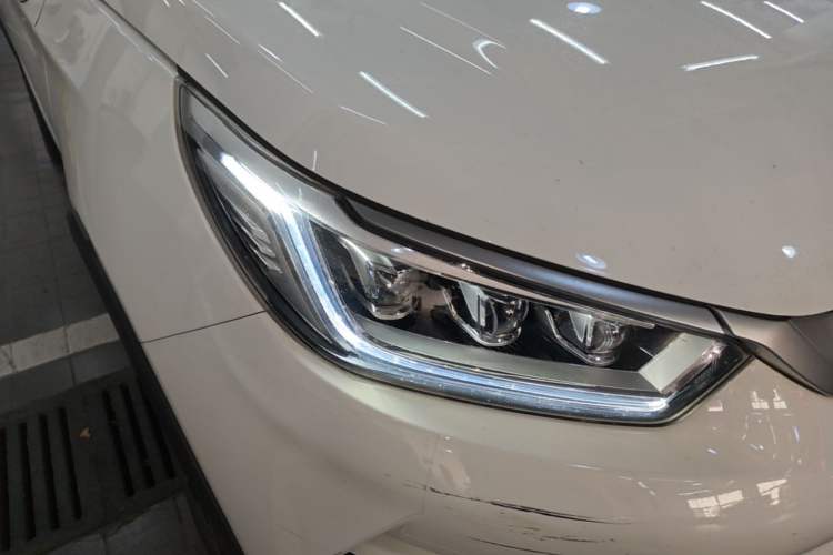 Used BYD Yuan Pro 2021 401 km Luxury Version Right Front Headlight