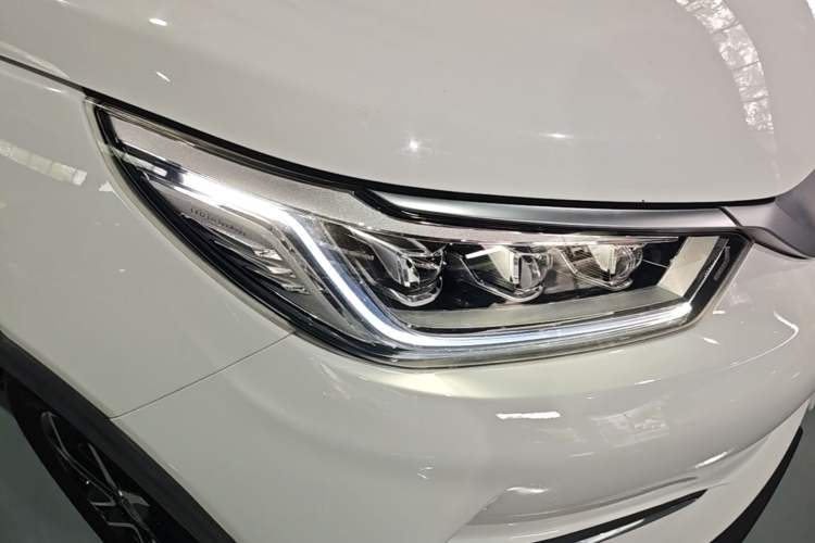 Used BYD Yuan Pro 2021 401 km Deluxe Version Right Front Headlight