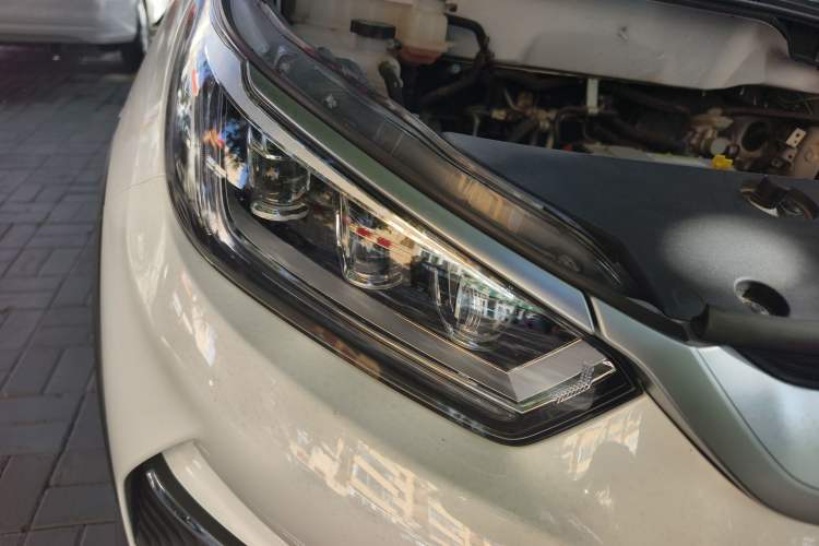 Used BYD Yuan Pro 2021 401 km Luxury Version Right Front Headlight