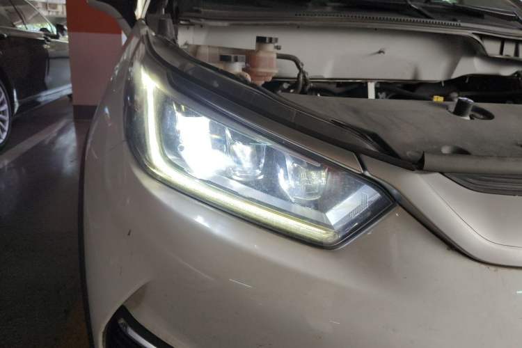 Used BYD Yuan Pro 2021 401 km Luxury Version Right Front Headlight