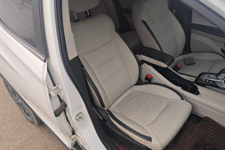 Used BYD Yuan Pro 2021 401 km Luxury Version Right Front Seat